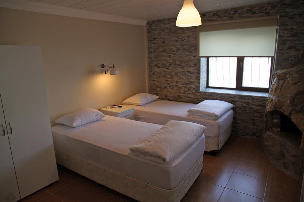 Aqua Boss Hotel Ечеабат Екстериор снимка