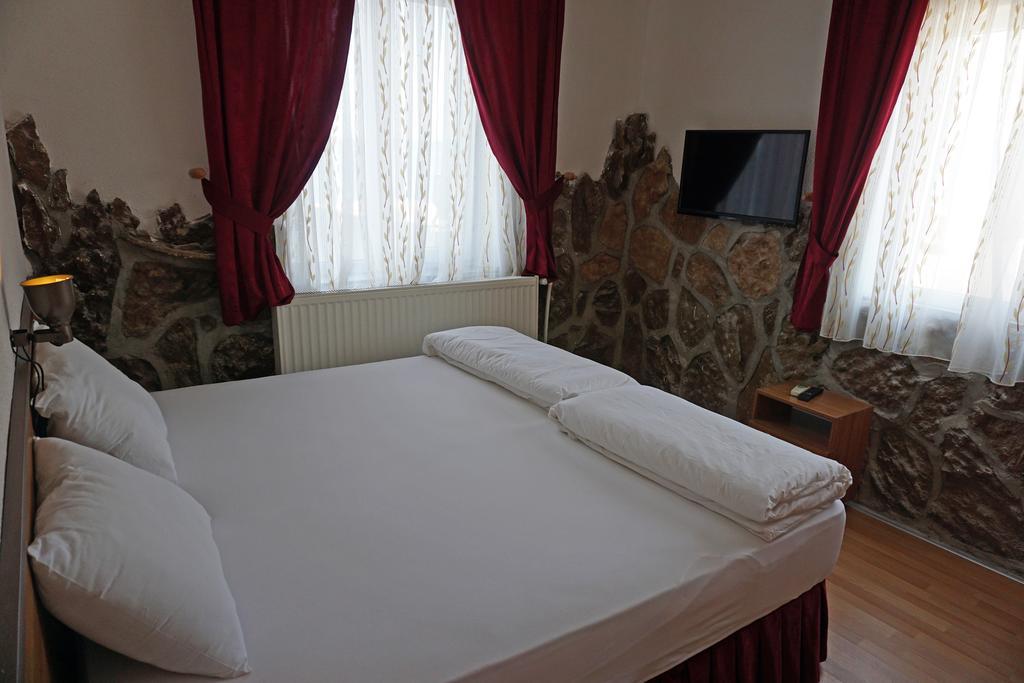 Aqua Boss Hotel Ечеабат Екстериор снимка