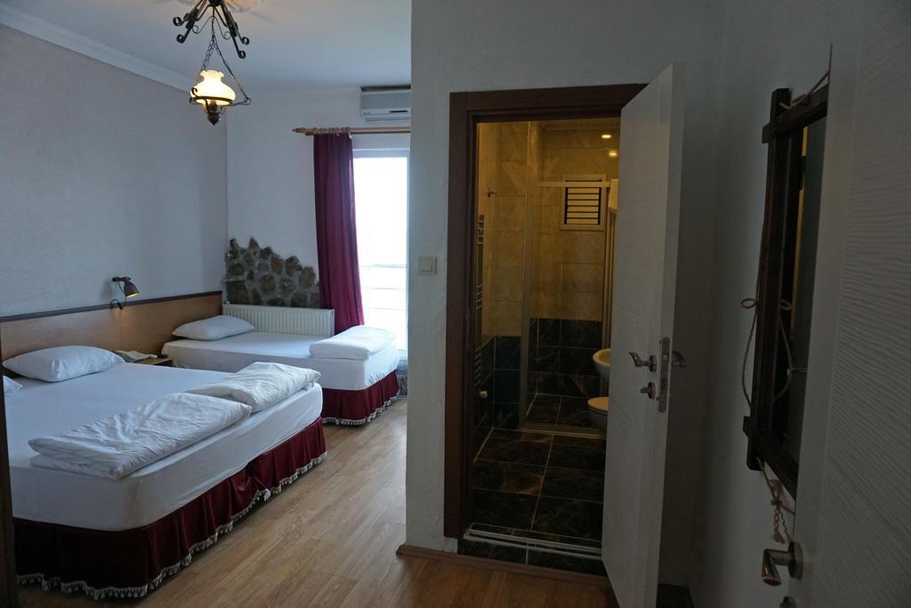 Aqua Boss Hotel Ечеабат Екстериор снимка