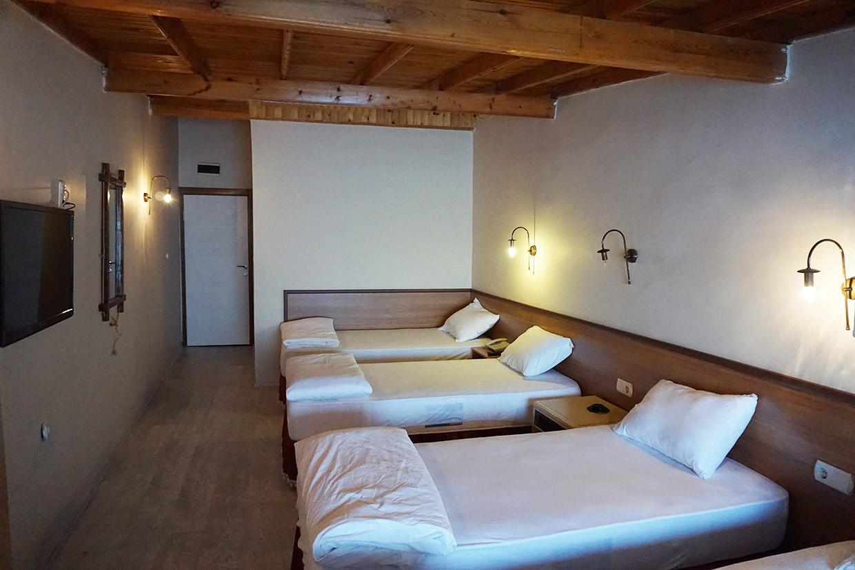 Aqua Boss Hotel Ечеабат Екстериор снимка