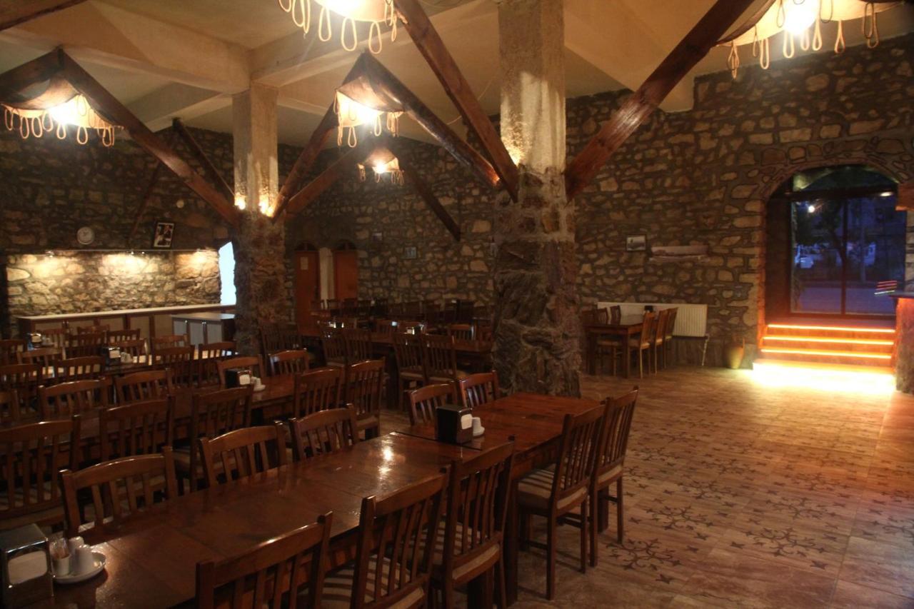 Aqua Boss Hotel Ечеабат Екстериор снимка