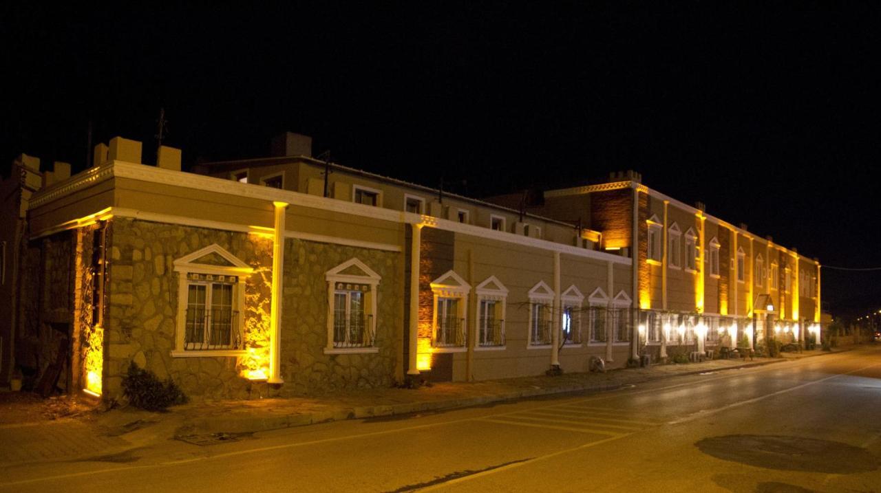 Aqua Boss Hotel Ечеабат Екстериор снимка