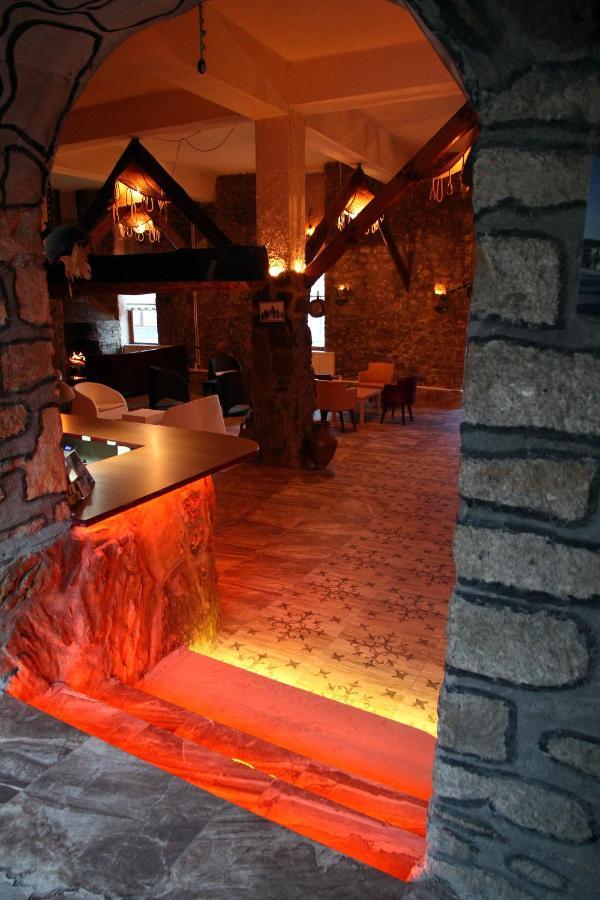 Aqua Boss Hotel Ечеабат Екстериор снимка